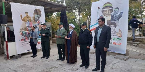 غبارروبی و گلباران قبور مطهر شهدای شهر محلات