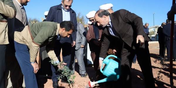 کاشت یک میلیارد درخت در کشور مورد تأکید رهبر معظم انقلاب است