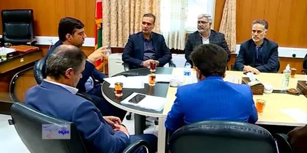 جلسه بررسی مسائل و مشکلات آب شرب شهرستان اراک به ریاست هادی  فرمانداراراک وبا حضور مدیر عامل شرکت آبفا استان ،مدیر عامل شرکت آب منطقه ای استان ودیگر مدعوین  درمحل سالن جلسات  فرمانداری اراک  برگزار گردید