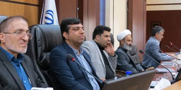 جلسه پیشگیری از جرائم انتخاباتی ویژه داوطلبین انتخابات مجلس شورای اسلامی در حوزه انتخابیه اراک کمیجان وخنداب در مجلس شورای اسلامی به ریاست امیر هادی فرماندار شهرستان اراک