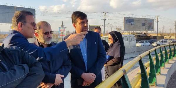 🔵🔴بازدید میدانی استاندار مرکزی و فرماندار شهرستان اراک   از پروژه تقاطع غیرهمسطح میدان امام خمینی(ره)- آخرین وضعیت این پروژه فعال شهری بررسی شد