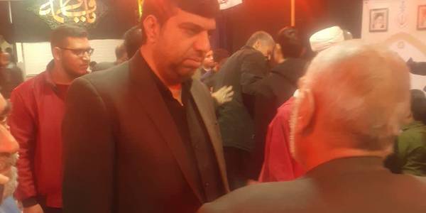 ◀️در میز خدمت مسجد امام رضا(ع) خیابان شهدای صفری، شهروندان مشکلات خود را به صورت حضوری و رو در رو با استاندارمرکزی، فرماندار اراک و مدیران ومسئولین  استانی وشهرستانی مطرح و راهکارهای رفع مشکلات و راهنمایی‌های لازم را دریافت کردند