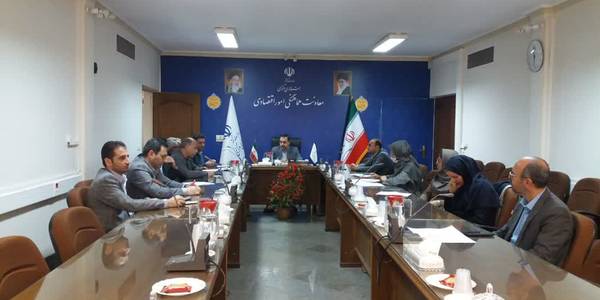 چهارمین جلسه گروه کاری زنجیره های ارزش راهبردی استان به ریاست میرزاخانی معاون هماهنگی امور اقتصادی وتوسعه منطقه ای برگزار شد.
در این جلسه نتایج فاز اول مطالعه زنجیره های ارزش راهبردی استان توسط راهبر استانی تشریح ونقطه نظرات اعضاء پیرامون آن اخذ گردید.
بر اساس مطالعات مذکور ۱۲ رسته فعالیت اولویت دار جهت اجرای مدل توسعه زنجیره های ارزش شناسایی شده است.
در این جلسه همچنین در خصوص چگونگی اجرای فازهای بعدی این برنامه وتامین منابع مورد نیاز بحث وگفتگو وتصمیماتی اتخاذ گردید.
شنبه۱۴۰۲-۰۸-۲۷