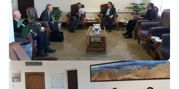 شست مدیران سرزمین ایرانیان با معاون هماهنگی امور اقتصادی وتوسعه منطقه ای:
در این نشست گزارش آخرین روند پیشرفت مجموعه سرزمین ایرانیان توسط مدیران این مجموعه ارائه گردید  ،ودر خصوص موانع پیشرفت تصمیماتی اتخاذ گردید.
یکشنبه ۱۴۰۲-۰۶-۱۹