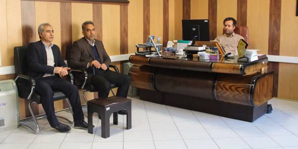 برگزاری جلسه بررسی انعقاد تفاهمنامه بیمه منازل روستایی با بنیاد برکت استان