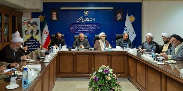 روحانیون و ائمه جمعه از حلقه‌های مؤثر ارتباط دولت و مردم هستند