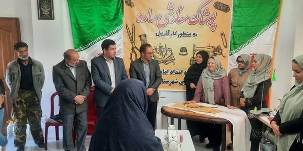 اتابکی فرماندار شهرستان به همراه درودیان بخشدار مرکزی و شورای روستای ابره در از دوره آموزشی پوشاک در روستای #ابره_در بازدید نمودند.