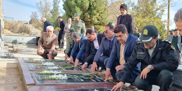 گلباران مزار شهدا