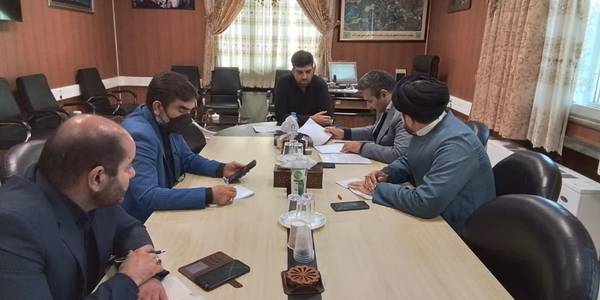 جلسه شورای معاونین فرمانداری شهرستان اراک به ریاست هادی فرماندارشهرستان  اراک و با حضور معاونین فرماندار،و بخشداران مرکزی ،معصومیه وساروق برگزار شد.