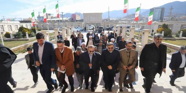 🔴وزیر فرهنگ و ارشاد اسلامی وارد اراک شد