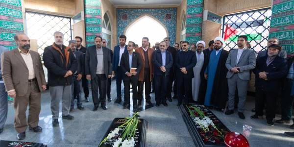 💠وزیر ارشاد به مقام شامخ شهدای گمنام ادای احترام کرد