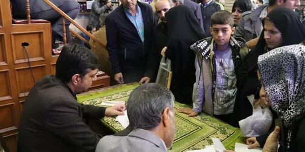 🔹 همزمان با گرامیداشت روز افراد دارای معلولیت میز خدمت بهزیستی در مصلی اراک برگزار شد