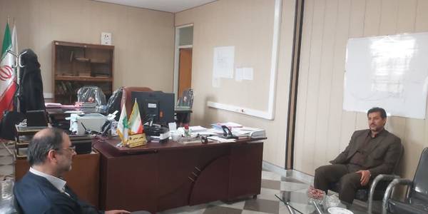 بازدید مهندس وروانی فراهانی فرماندار از اداره امور مالیاتی شهرستان و بررسی نحوه خدمات رسانی به مراجعین و انجام امور محوله