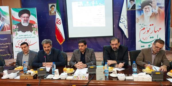 با حضور معاون برنامه ریزی و اقتصادی وزارت نیرو ،️ جلسه هماهنگی مدیران وزارت نیرو در استان مرکزی در فرمانداری شهرستان محلات برگزار شد.