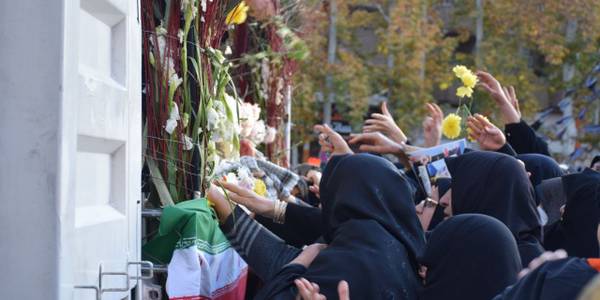 پیکر مطهر شهدای گمنام در شهر محلات تشییع و تکریم شد.