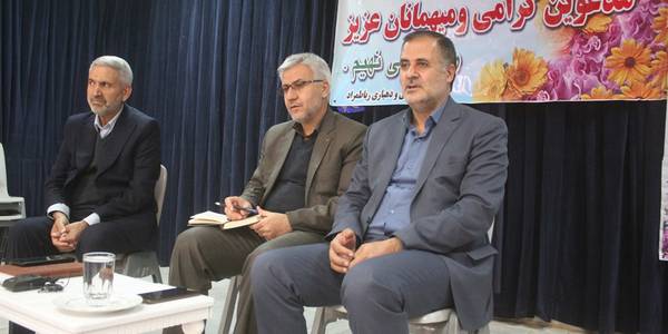 نشست بررسی مسائل و مشکلات روستاهای دهستان گله زن شهرستان خمین برگزار شد