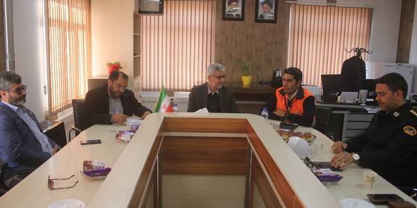 فرماندار از اداره راهداری و حمل ونقل شهرستان خمین بازدید کرد