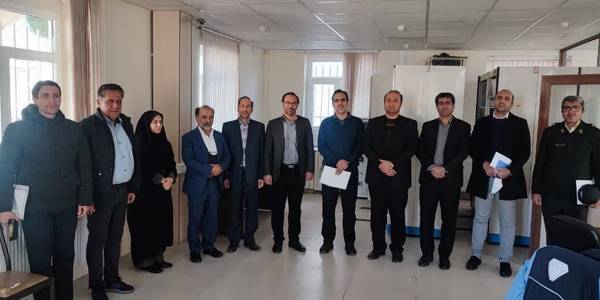 به مناسبت گرامیداشت هفته ثبت احوال دکتر اتابکی فرماندار  به همراه مشهدی مشاور نماینده، شهردار و رئیس شورای اسلامی شهر و نماینده فرمانده انتظامی و شبکه بهداشت با حضور در اداره ثبت احوال این هفته را به رییس و پرسنل این اداره تبریک و با اهدا لوح تقدیر نمودند.