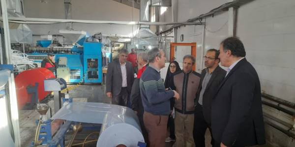بازدید اتابکی فرماندار و خوشنویسان مدیرعامل شرکت شهرک‌های صنعتی استان از واحد‌های تولیدی شهرک صنعتی