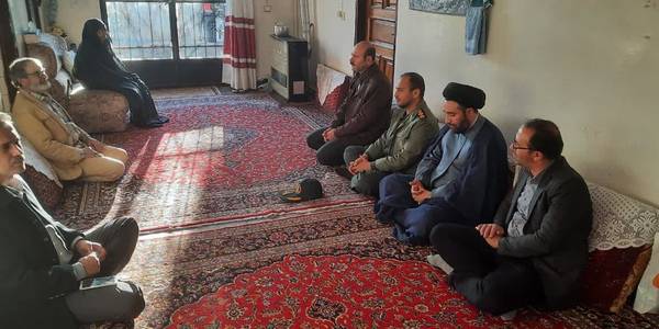 دیدار فرماندار با خانواده معزز شهدا