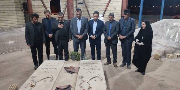 بازدید فرماندار  از روند ساخت محل شهدای گمنام شهر زاویه.