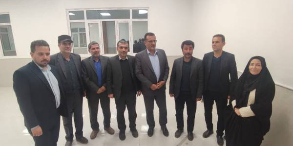 بازدید فرماندار از روند ساخت و تجهیز کتابخانه عمومی شهر زاویه .