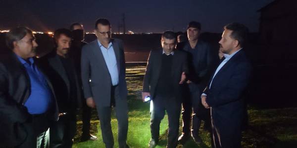 بازدید فرماندار از روند ساخت و تجهیز زمین فوتبال شهر زاویه