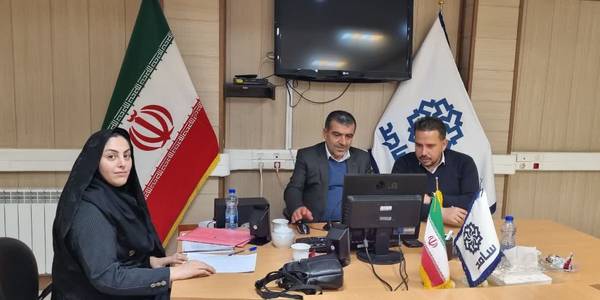 پاسخگویی فرماندار و معاون عمرانی به سوالات شهروندان از طریق سامانه سامد