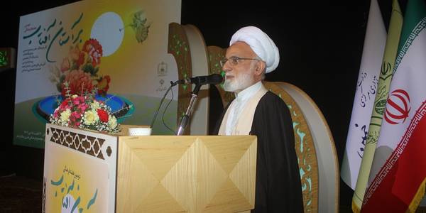 آئین افتتاحیه دومین هفته فرهنگی بر آستان آفتاب شهرستان خمین برگزار شد