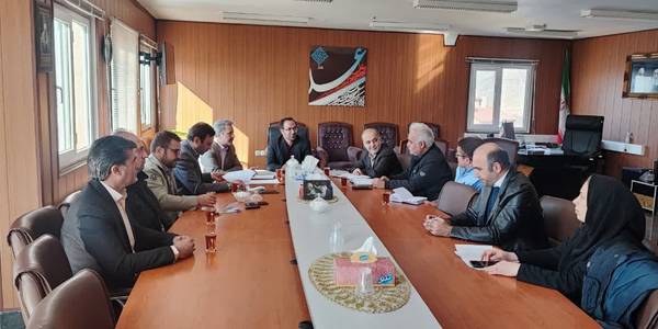 جلسه ساماندهی #کشتارگاه دام شهر تفرش برگزار شد.

🔹به گزارش روابط عمومی فرمانداری شهرستان تفرش، جلسه ساماندهی کشتارگاه دام شهر تفرش به ریاست دکتر اتابکی فرماندار شهرستان و با حضور اعضا در محل فرمانداری برگزار گردید‌.