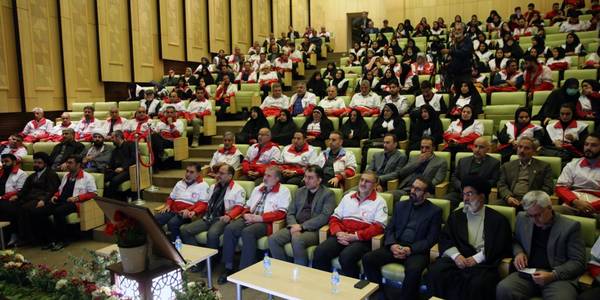 آیین " نکوداشت داوطلبان جمعیت هلال احمر استان مرکزی و بزرگداشت شهدای امدادگر در حادثه تروریستی کرمان " در شهرستان خمین برگزارشد