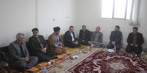 نشست هم اندیشی مدیر کل و معاونین کمیته امداد استان با مسئولان شهرستان خمین برگزار شد