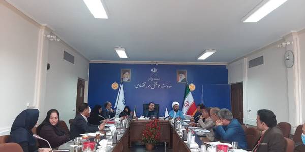 جلسه کمیته اقتصادی ستاد جوانی جمعیت استان مرکزی برگزار شد  

🔹دومین جلسه کمیته اقتصادی ستاد حمایت از خانواده و جوانی جمعیت استان مرکزی به ریاست معاون هماهنگی امور اقتصادی و باحضور مدیرکل امور بانوان و جمعی از مدیران دستگاه‌های اجرایی مرتبط برگزار شد.

🔹به منظور تسهیل در اجرای قانون جوانی جمعیت در استان با تأکید استاندار چهار کمیته تخصصی گفتمان و تبلیغ، سلامت و بهداشت، اقتصادی و بررسی‌های ویژه ذیل ستاد جمعیت تشکیل شده است.

🔹بررسی روند اجرای قانون جوانی جمعیت و عملکرد دستگاه‌های مربوطه  جهت پیگیری استانی و انعکاس برخی موارد به ستاد ملی جوانی جمعیت از جمله موضوعات مطرح شده در این نشست بود.
شنبه ۲۳ دی ماه