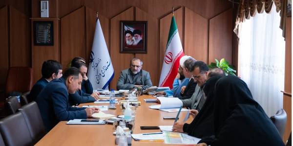 با حضور استاندار مرکزی؛
 برنامه‌های ستاد مردمی جوانی جمعیت در شورای معاونین استانداری بررسی شد

🔸 طی نشستی به ریاست دکتر "فرزاد مخلص‌الائمه" استاندار مرکزی و با حضور معاونین استاندار، اهم اقدامات و برنامه‌های ستاد مردمی جوانی جمعیت استان توسط مدیرکل دفتر امور بانوان و خانواده استانداری و مسئول ستاد مردمی حمایت از خانواده و جوانی جمعیت استان تشریح و مورد بررسی قرار گرفت.   
یکشنبه ۲۴ دی ۱۴۰۲