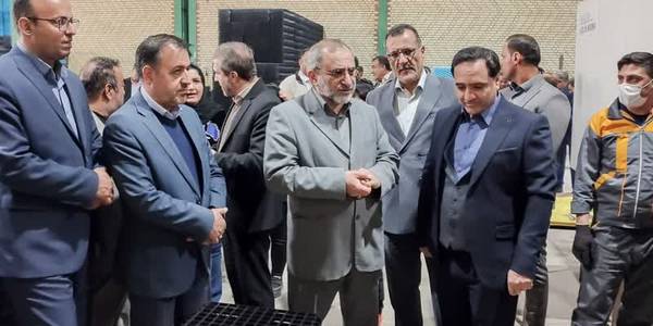 افتتاح یک واحد صنعتی با سرمایه‌گذاری ۴ هزار میلیاردی در ساوه
🔹با حضور استاندار مرکزی، یک واحد تولیدکننده ورق‌های PVC و قالب‌های برج خنک‌کننده واحدهای پتروشیمی با سرمایه‌گذاری چهار هزار میلیارد ریالی بخش خصوصی و ظرفیت اشتغالزایی ۶۰ نفر در شهرک صنعتی شهید چمران ساوه به بهره‌برداری رسید.