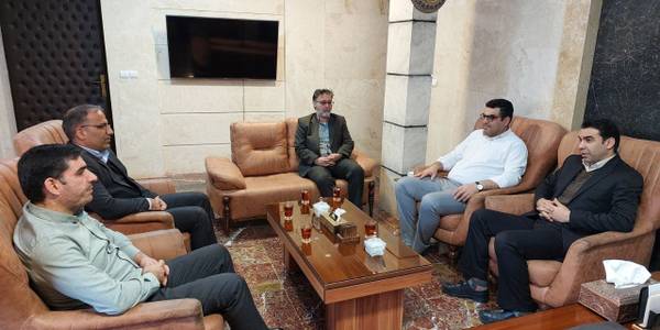 دیدار رئیس اداری و مالی اداره کل زندان های استان به اتفاق  ذیحساب اداره کل زندان ها و  رییس اداره زندان های شهرستان محلات با سیدحسین حسینی سرپرست فرمانداری شهرستان محلات