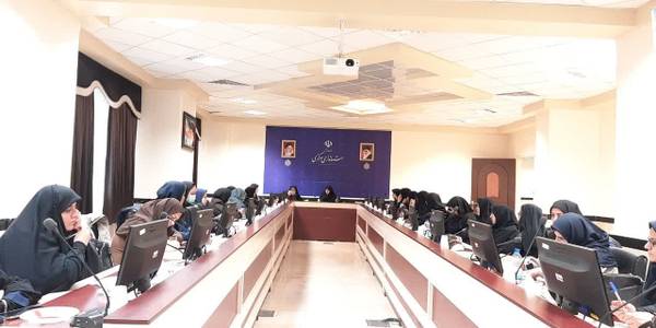 نشست با مشاوران امور بانوان  دستگاه های اجرایی به ریاست مفتح زاده مدیر کل دفتر امور بانوان وخانواده استانداری با ۳ دستور کار :۱_ برنامه ریزی برای ایام الله خجسته دهه فجر، ۲_بررسی راهکارهای افزایش مشارکت در انتخابات و ۳_بهره گیری از ایام اعتکاف در راستای هوشیار سازی مردم پیرامون موضوعات جمعیت و عفاف و حجاب در محل استانداری برگزارگردید .
سه شنبه ۳ بهمن ۱۴۰۲