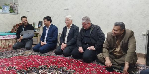 عیادت فرماندار شهرستان اراک از استوار یکم میر عبدالحق