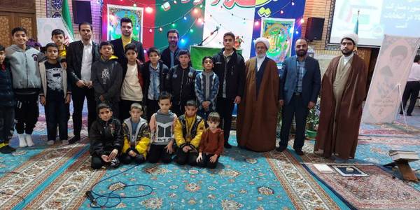 برپایی میز خدمت در نماز جمعه شهر  محلات