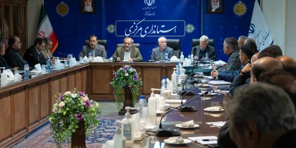 ایجاد کنسرسیوم اقتصادی صنایع استان مرکزی با هدف استفاده از ظرفیت‌ ژئواکونومیک استان