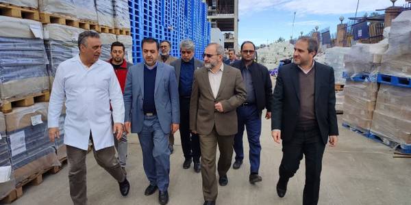 بازدید استاندار مرکزی از شرکت داروسازی روناک