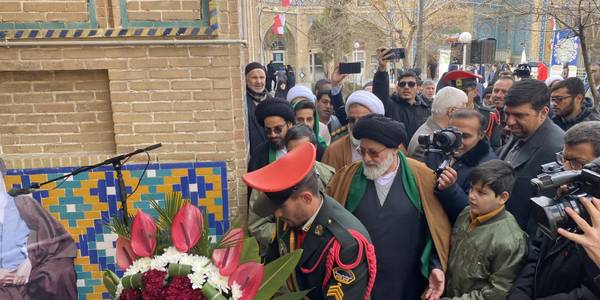 گلباران حجره طلبگی امام خمینی(ره)