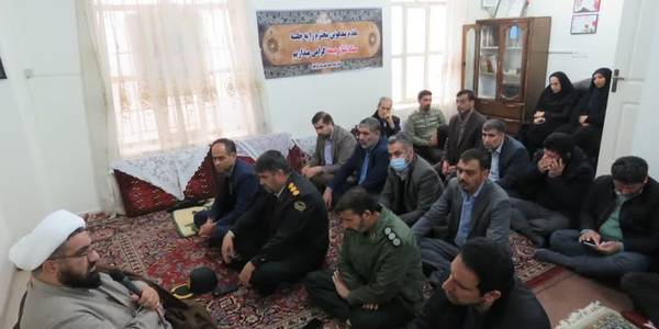 دیدار آقازیارتی فرماندار شهرستان فراهان و اعضاء شورای اداری و تأمین شهرستان با امام جمعه فراهان به مناسبت آغاز دهه فجر انقلاب