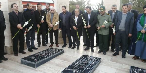 گلباران قبور مطهر شهدا گمنام شهر تفرش