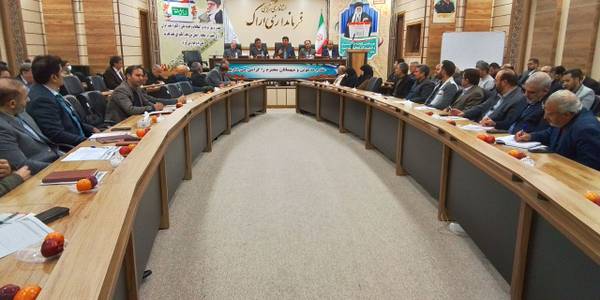 جلسه فرماندار اراک با نامزدهاي دوازدهمین دوره انتخابات مجلس شورای