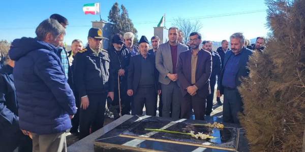 مراسم گلباران و عطر افشانی قبور مطهر شهدای روستای تبرته