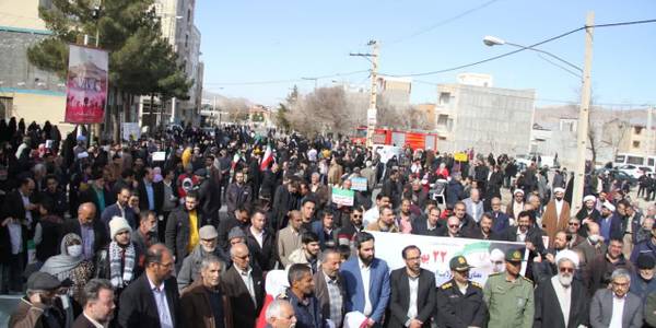 فرماندار و امام جمعه شهرستان طی بیانیه‌ای از حضور پرشور و به‌یادماندنی مردم شهرستان تفرش در راهپیمایی ۲۲ بهمن تقدیر و تشکر نمودند.