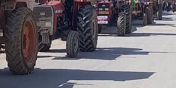 راهپیمایی یوم‌الله ۲۲ بهمن و رژه تراکتوری مردم انقلابی روستای شیرین آباد