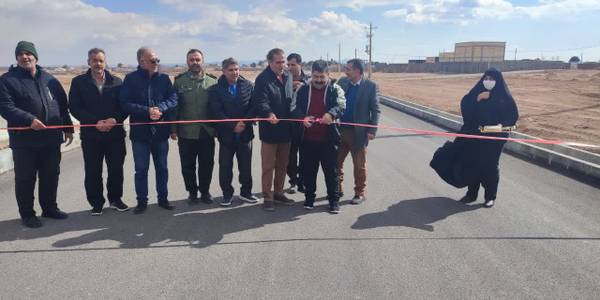 بهره برداری از آسفالت مسیر روستای صدر آباد بخش زاویه