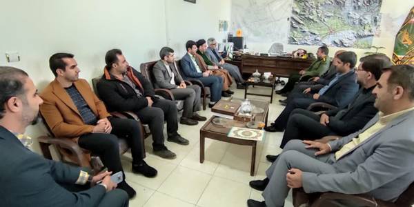 فرماندار و مسئولان شهرستان با فرمانده ناحیه مقاومت بسیج خمین دیدار کردند